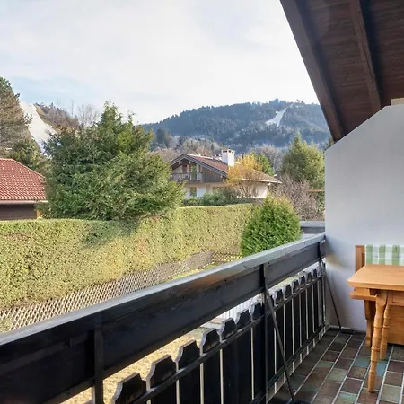 Ruhige Partenkirchen 1 Апартаменты Гармиш-Партенкирхен